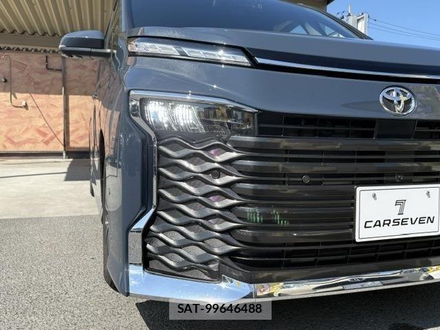 Toyota VOXY 2022-10 8132901-9