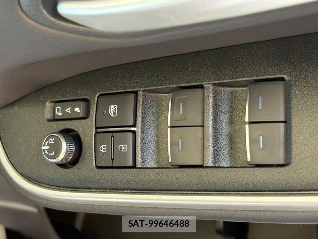 Toyota VOXY 2022-10 8132901-16