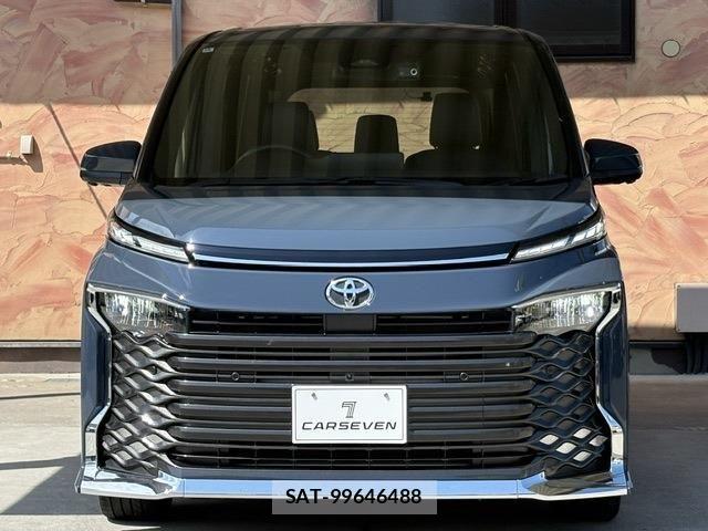 Toyota VOXY 2022-10 8132901-1