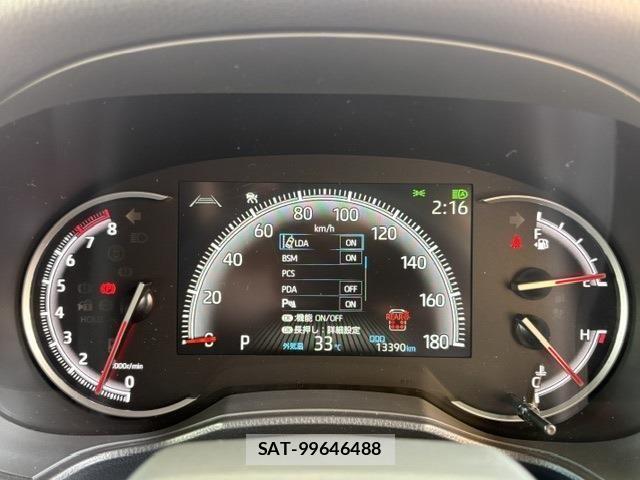 Toyota VOXY 2022-10 8132901-19