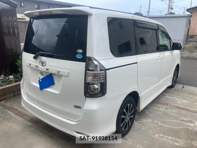 Toyota VOXY 2007-09 8132952-10