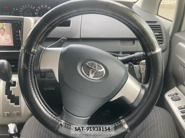Toyota VOXY 2007-09 8132952-17