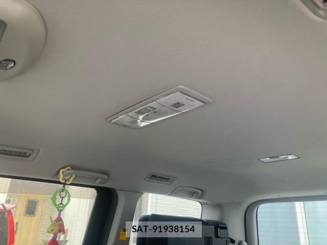 Toyota VOXY 2007-09 8132952-8