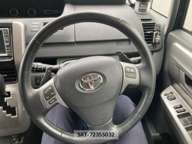 Toyota VOXY 2007-07 8132954-17