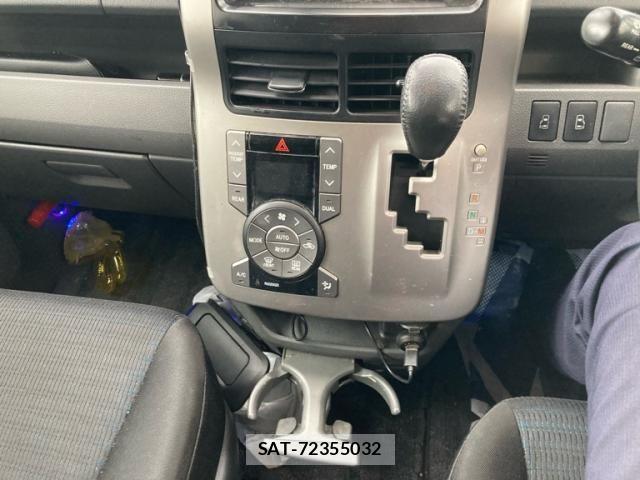 Toyota VOXY 2007-07 8132954-18