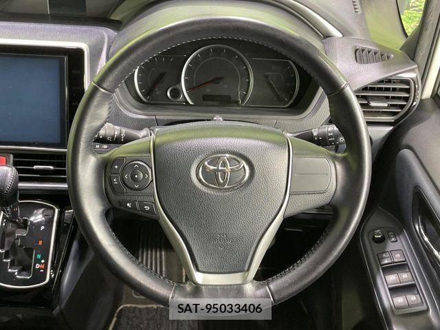 Toyota VOXY 2016-09 8132928-11
