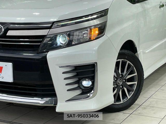 Toyota VOXY 2016-09 8132928-12