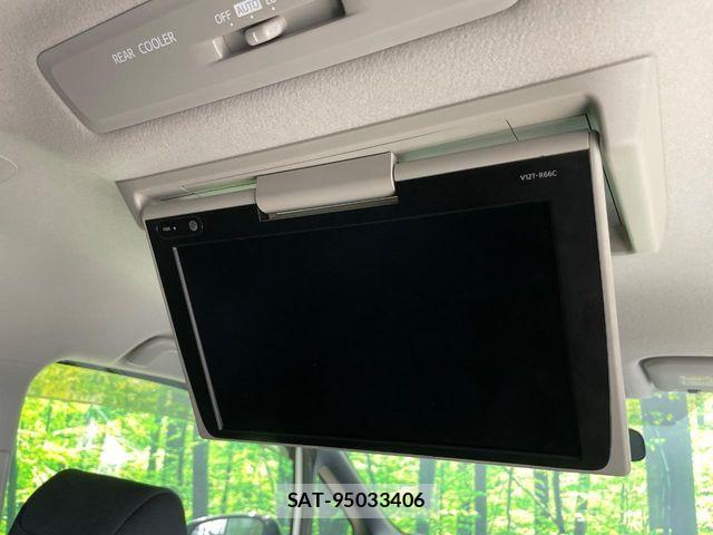 Toyota VOXY 2016-09 8132928-4