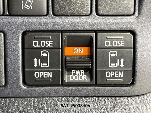 Toyota VOXY 2016-09 8132928-5