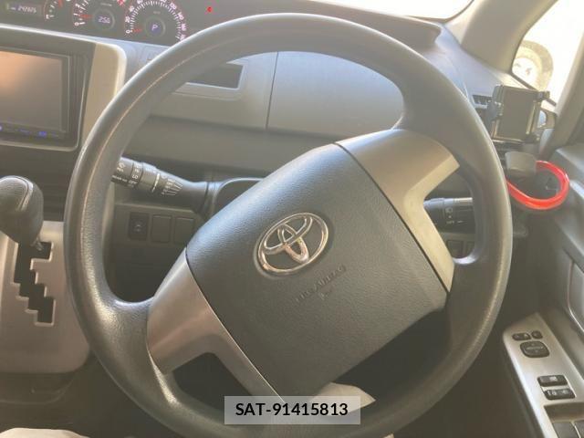 Toyota VOXY 2008-06 8132951-9