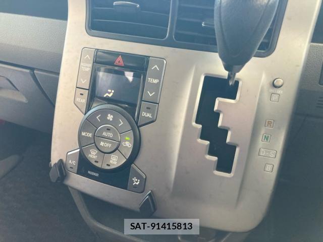 Toyota VOXY 2008-06 8132951-11