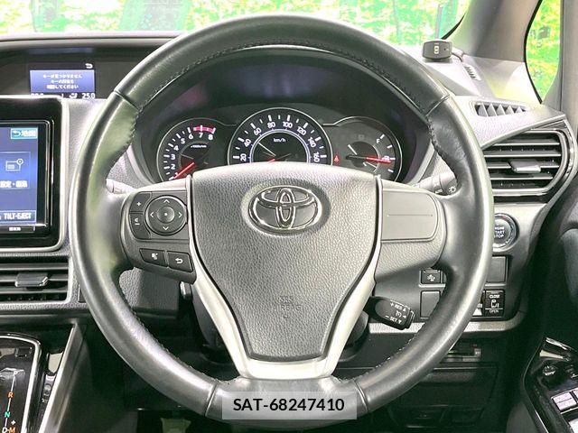 Toyota VOXY 2018-06 8132903-12