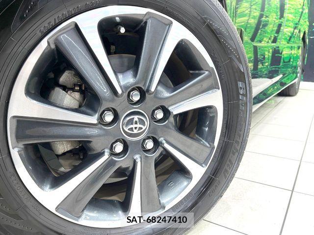 Toyota VOXY 2018-06 8132903-14