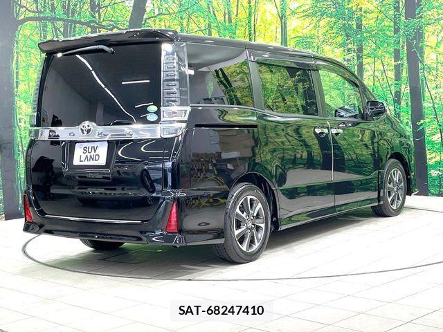 Toyota VOXY 2018-06 8132903-17