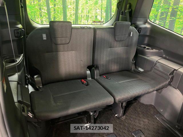 Toyota VOXY 2025-06 8132900-9