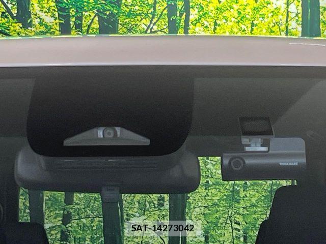Toyota VOXY 2025-06 8132900-4