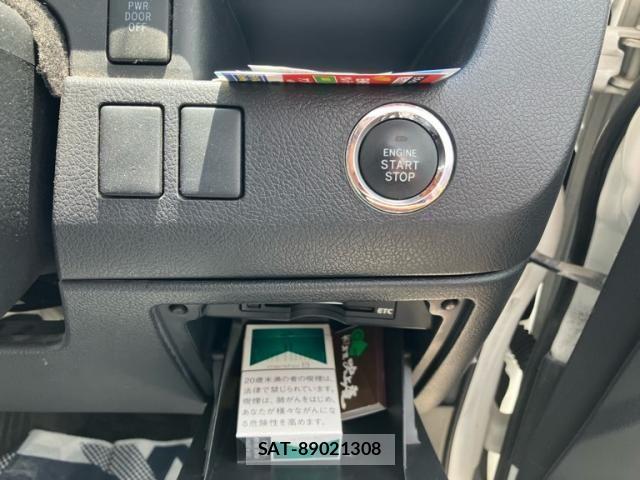 Toyota VOXY 2013-08 8132938-18