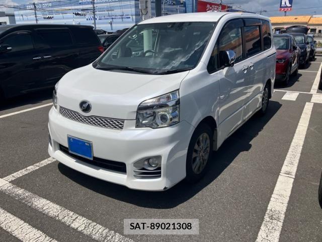 Toyota VOXY 2013-08 8132938-1