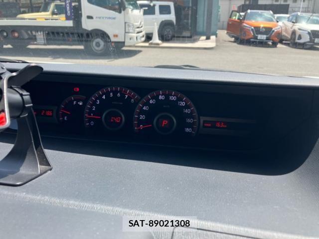 Toyota VOXY 2013-08 8132938-20