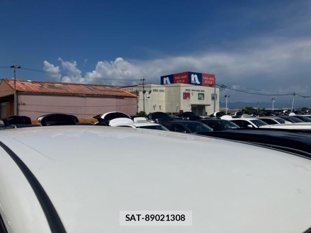 Toyota VOXY 2013-08 8132938-6