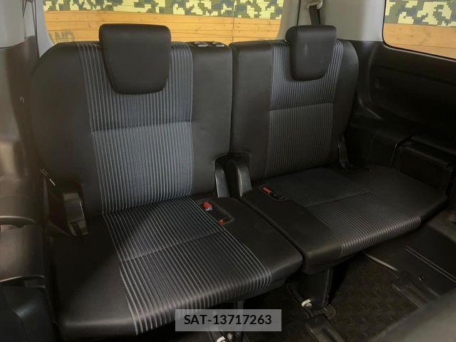Toyota VOXY 2016-09 8132918-9