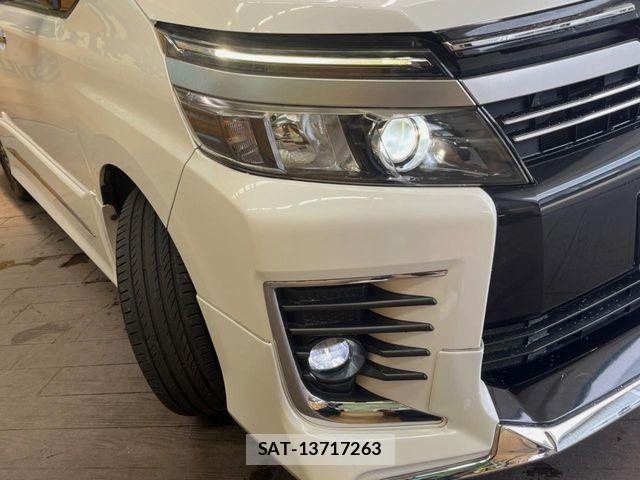 Toyota VOXY 2016-09 8132918-12