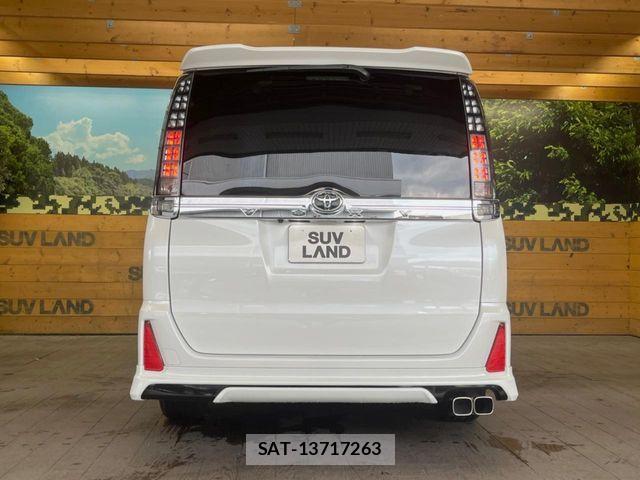Toyota VOXY 2016-09 8132918-15