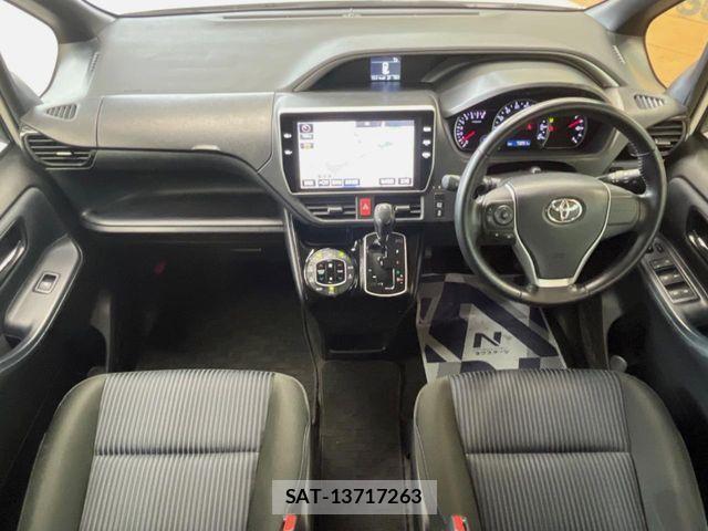 Toyota VOXY 2016-09 8132918-1