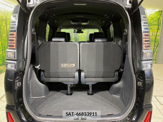 Toyota VOXY 2021-06 8132904-10