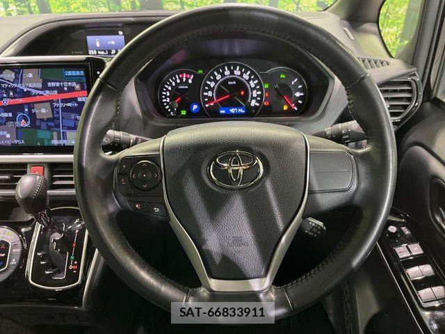 Toyota VOXY 2021-06 8132904-11