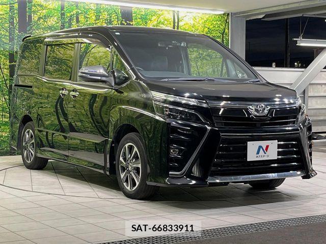 Toyota VOXY 2021-06 8132904-16