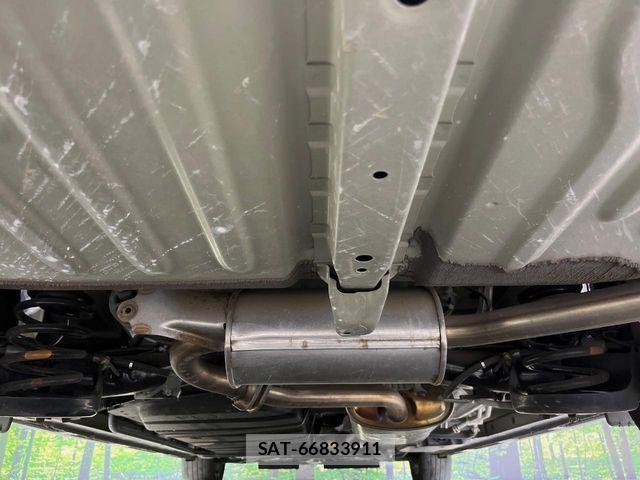 Toyota VOXY 2021-06 8132904-19
