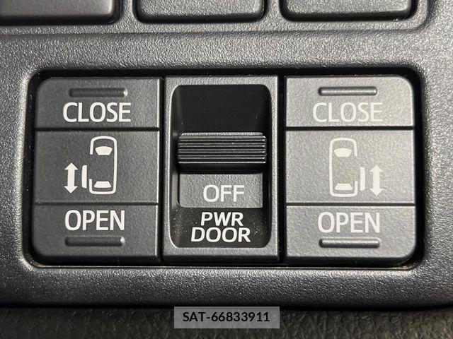 Toyota VOXY 2021-06 8132904-5