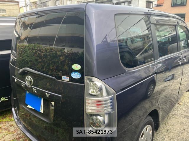 Toyota VOXY 2009-07 8132946-9
