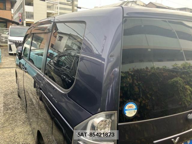Toyota VOXY 2009-07 8132946-11