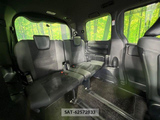 Toyota VOXY 2021-03 8146969-9