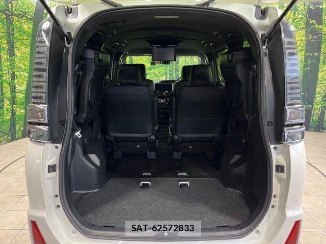 Toyota VOXY 2021-03 8146969-10