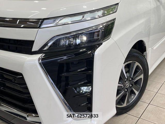Toyota VOXY 2021-03 8146969-12