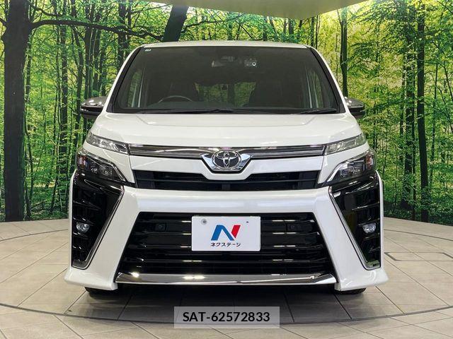 Toyota VOXY 2021-03 8146969-14
