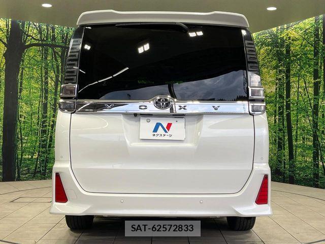 Toyota VOXY 2021-03 8146969-15