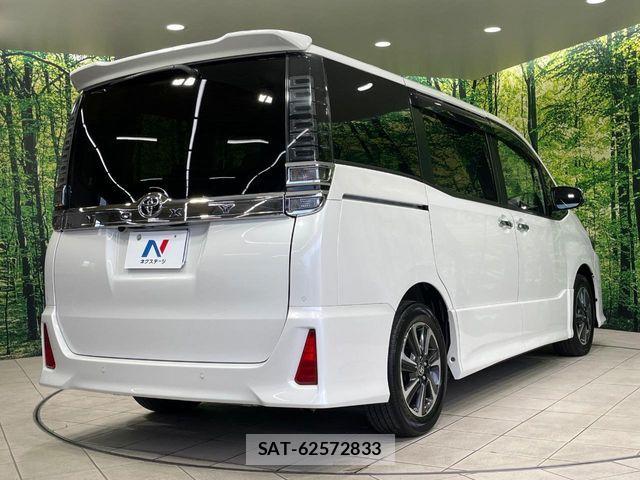 Toyota VOXY 2021-03 8146969-16