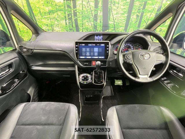 Toyota VOXY 2021-03 8146969-1