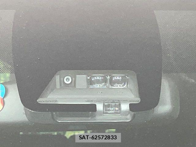 Toyota VOXY 2021-03 8146969-5