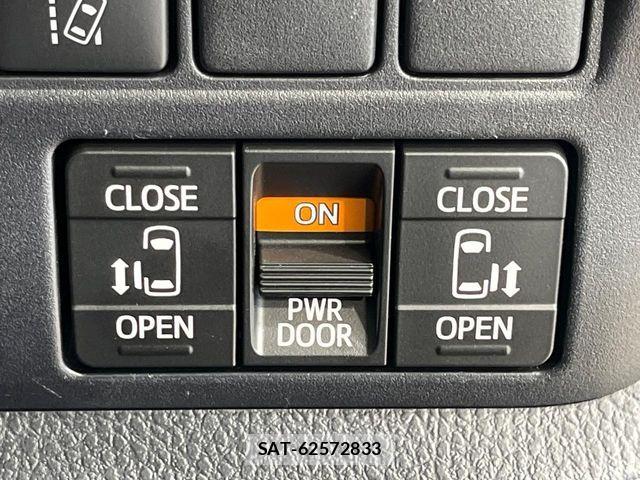 Toyota VOXY 2021-03 8146969-6