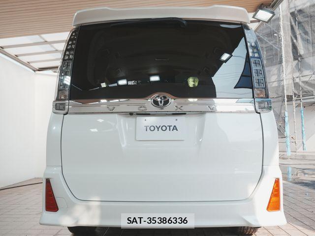 Toyota VOXY 2015-06 8146971-9