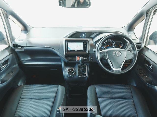 Toyota VOXY 2015-06 8146971-1