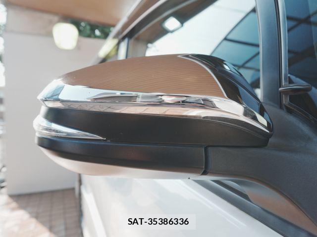 Toyota VOXY 2015-06 8146971-22