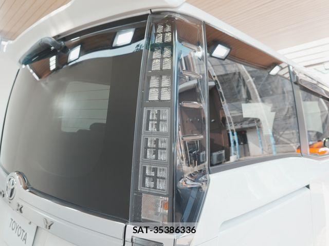 Toyota VOXY 2015-06 8146971-24