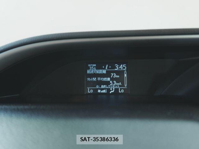Toyota VOXY 2015-06 8146971-27