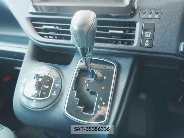 Toyota VOXY 2015-06 8146971-28